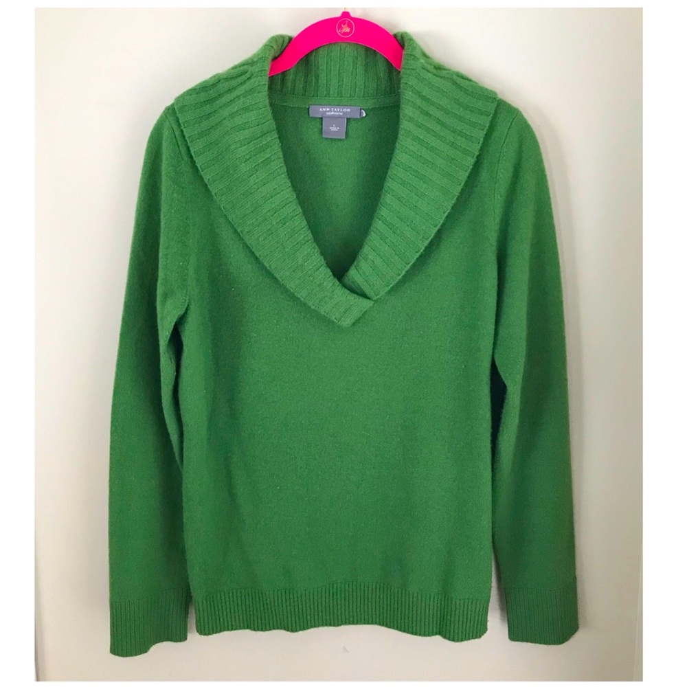 100% Cashmere Green Ann Taylor Sweater